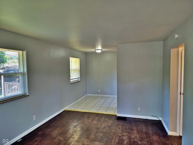 Building Photo - 1450 N Campbell Ave