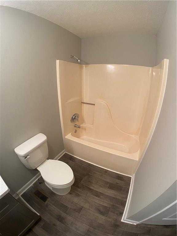 Building Photo - Fantastic 4bd/2ba home! Coming soon!