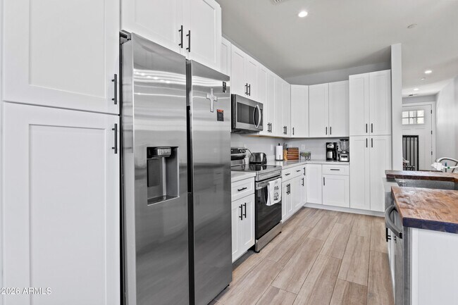 Building Photo - 2601 N 27th St
