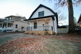 Building Photo - 6701 Buckingham Plz