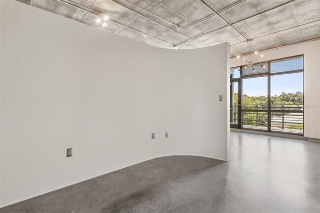 Building Photo - 10 N Summerlin Ave