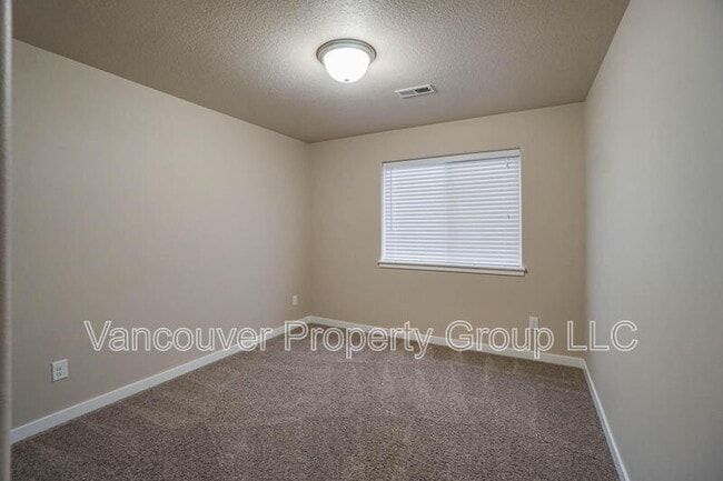 Building Photo - 7428 NE 62nd St