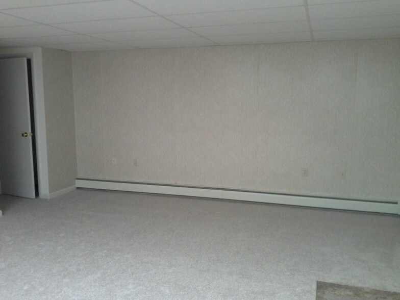 Building Photo - 119 Valley View Dr