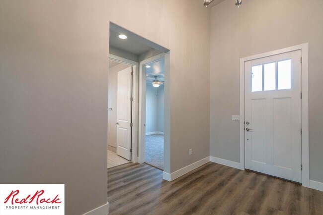 Building Photo - Beautiful 4-Bedroom 2.5 Bath with a 3 Car ...