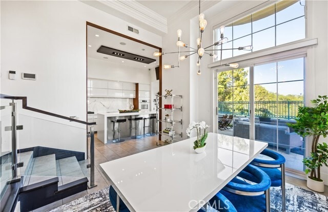 Building Photo - 4 Chandon