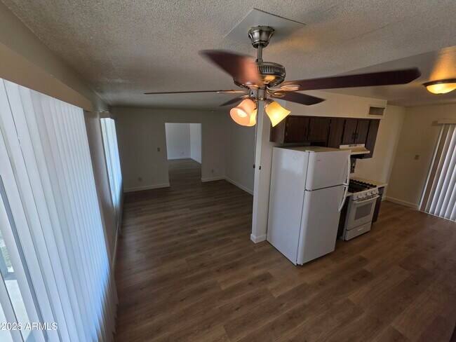 Building Photo - 3850 W Caribbean Ln