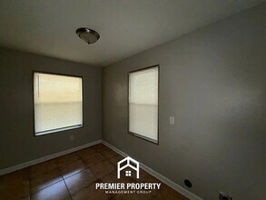 Building Photo - 1743 Tahiti Ln
