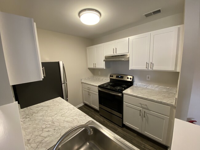 Whispering Hills Apartments - 101-912 Primrose Way Warren NJ 07059 ...