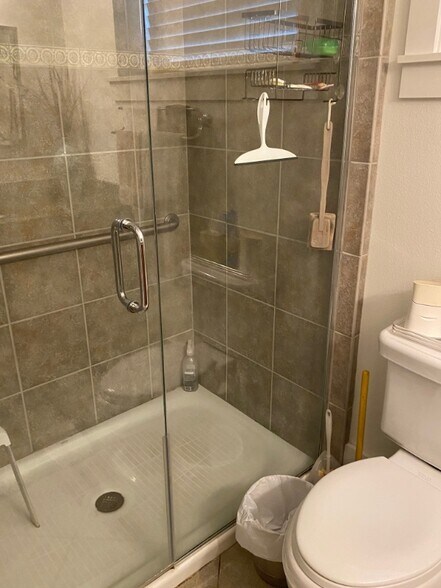 Building Photo - 431 E 9th Ave