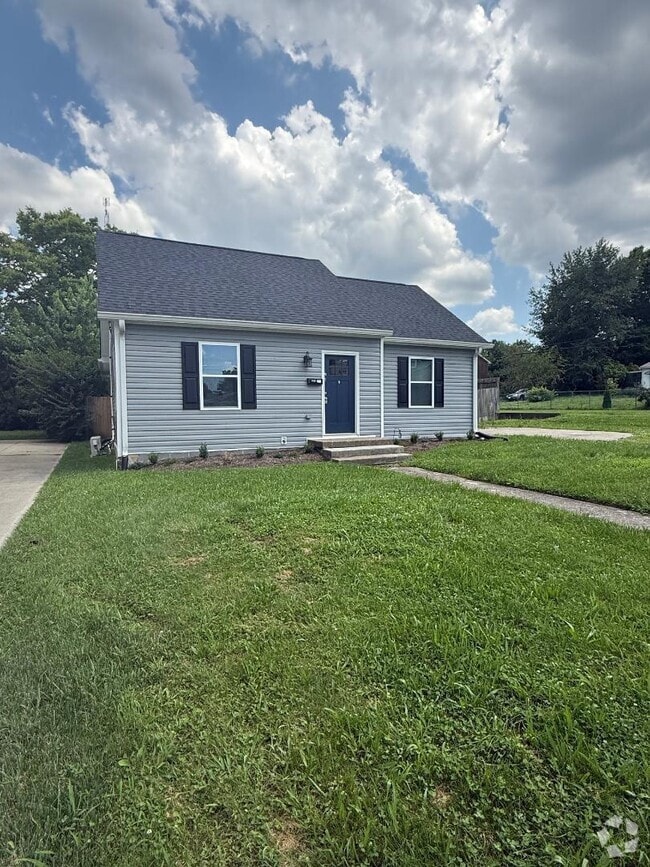Building Photo - 1012 Oak Hill Dr
