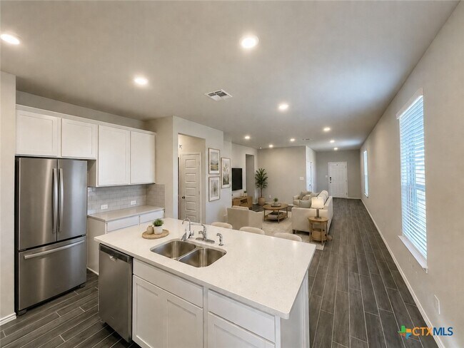 Building Photo - 2445 Ayers Dr