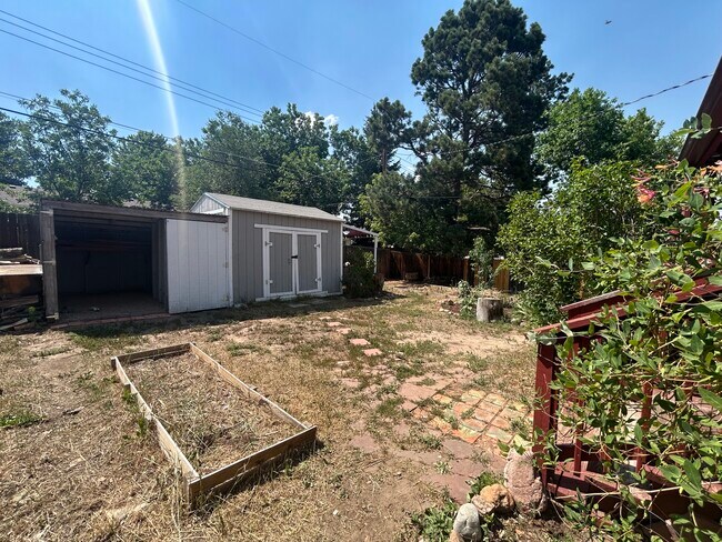 Building Photo - 1618 Querida Dr