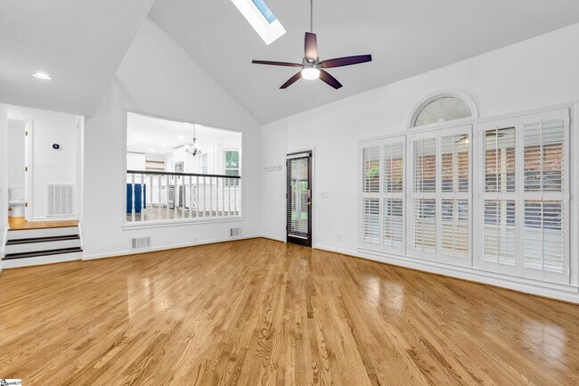 Building Photo - 125 River Way Dr