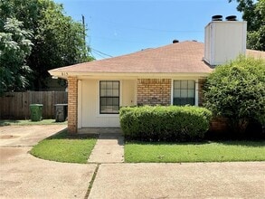 Building Photo - 815 N Mesquite St
