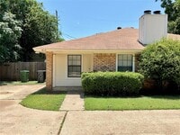 Building Photo - 815 N Mesquite St