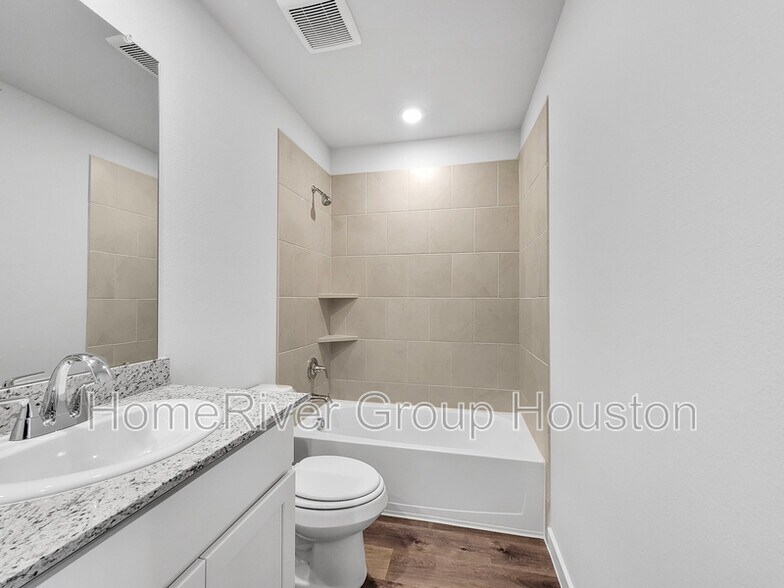 Building Photo - 10735 Red Flagstone Dr