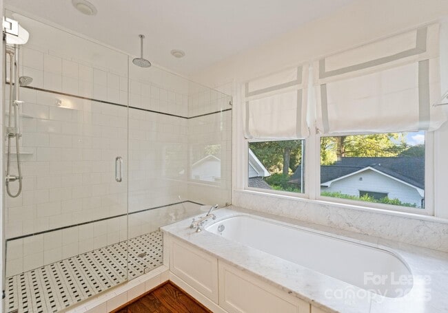 Building Photo - 3125 Pinehurst Pl