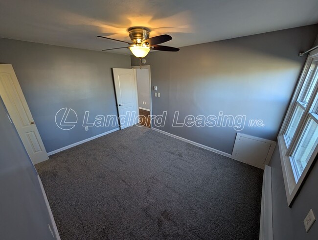 Building Photo - Well-Maintained 3 Bedroom Ranch with Fenced Yard and 2.5 Car Garage