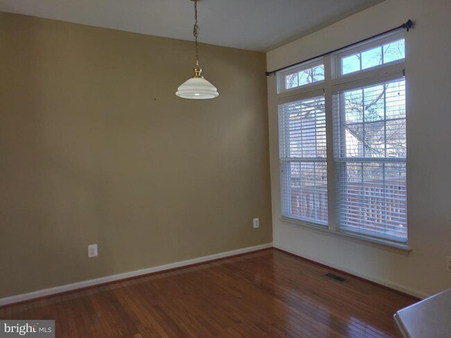 Building Photo - 4638 Odessa Dr