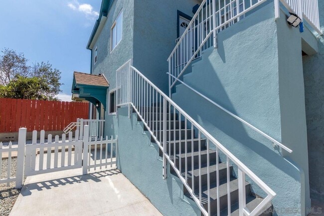 Building Photo - 2856 Franklin Ave
