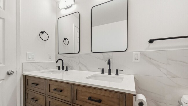 Building Photo - Bright Rambler in Quiet, Convenient Neighborhood