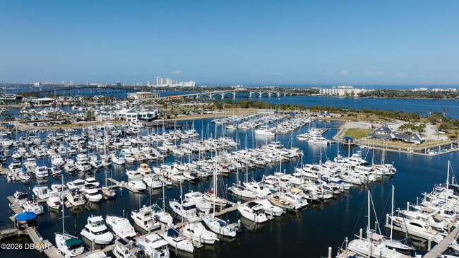 Building Photo - 633 S Palmetto Ave