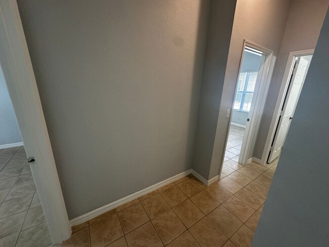Building Photo - 3206