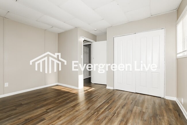 Building Photo - 4909 Hyperion Ct