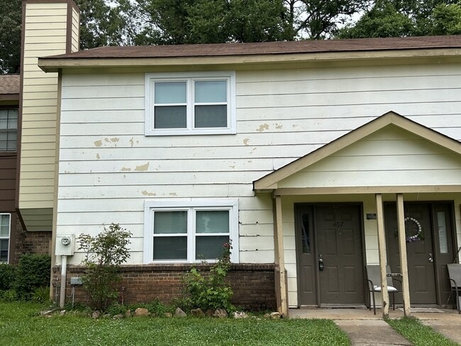 Building Photo - 407 Oakland Rd