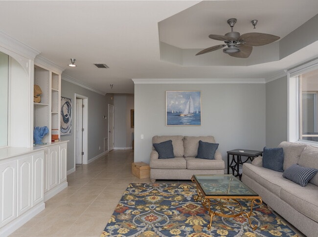 Building Photo - Luxury Furnished Longboat Key Retreat with Private Beach Club Access & Golf Course Views Remodele...