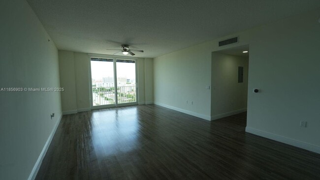 Primary Photo - 987 SW 37th Ave