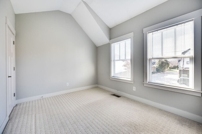 Building Photo - Great 3BE/2.5BA cottage home in popular Ri...
