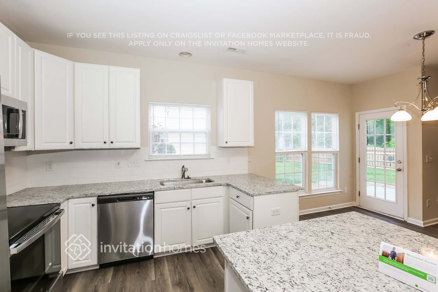 Building Photo - 13603 Sunrise View Dr