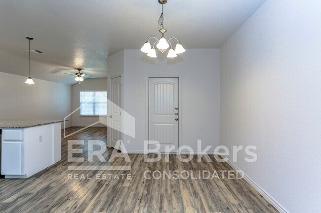 Building Photo - 205 Dolphin Dr