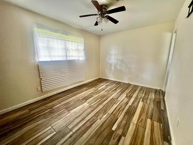 Building Photo - 9630 Arvin St