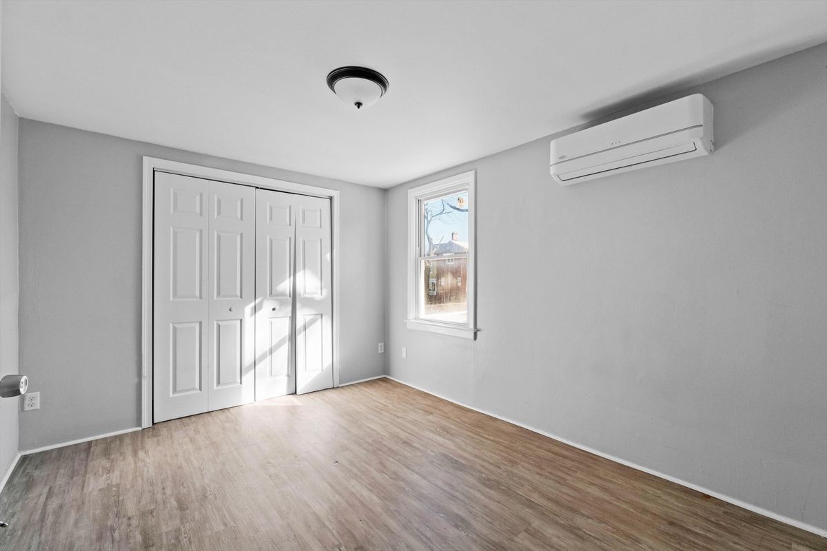 Building Photo - 49 S Hamilton St