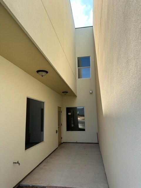 Building Photo - 3836 W Daffodil Ave