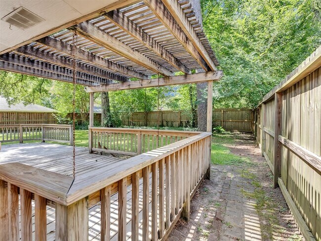 Building Photo - 2030 Lone Rock Dr