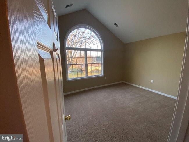 Building Photo - 47 Pikeview Dr