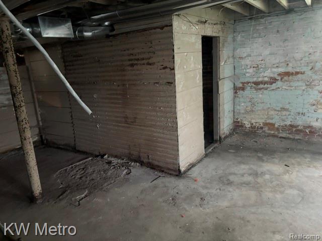 Building Photo - 2952 Elmhurst St