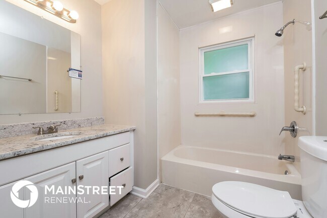Building Photo - 4325 Bayberry Dr