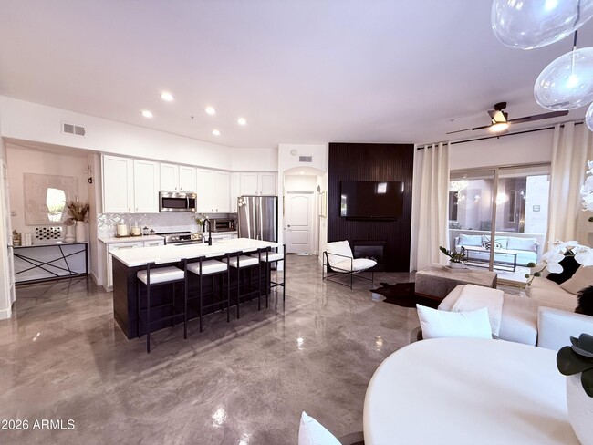 Building Photo - 11000 N 77th Pl