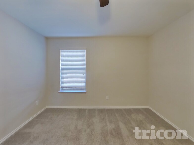 Building Photo - 949 Corbitt Ln