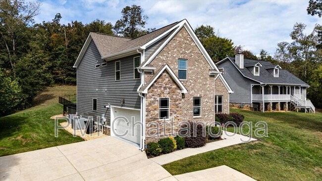 Building Photo - 8229 Pierpoint Dr