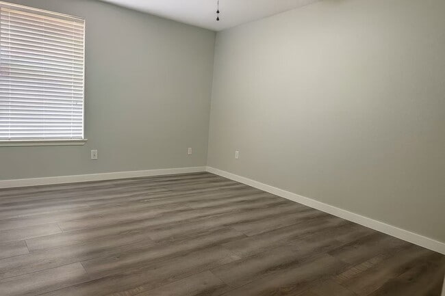 Building Photo - 21403 Hadrian Dr