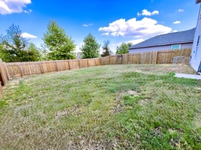 Building Photo - 361 Cres Park Dr