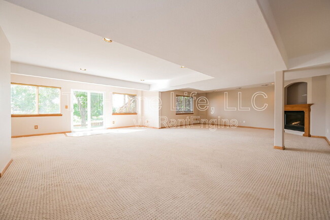 Building Photo - 9865 Glenstone Trail