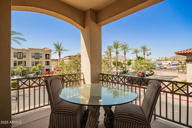 Building Photo - 7297 N Scottsdale Rd