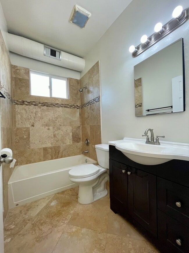Building Photo - Gorgeous 2 Bedroom 1 Bathroom ADU in El Ca...