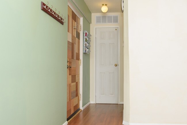 Building Photo - 280 Bridgewater Rd